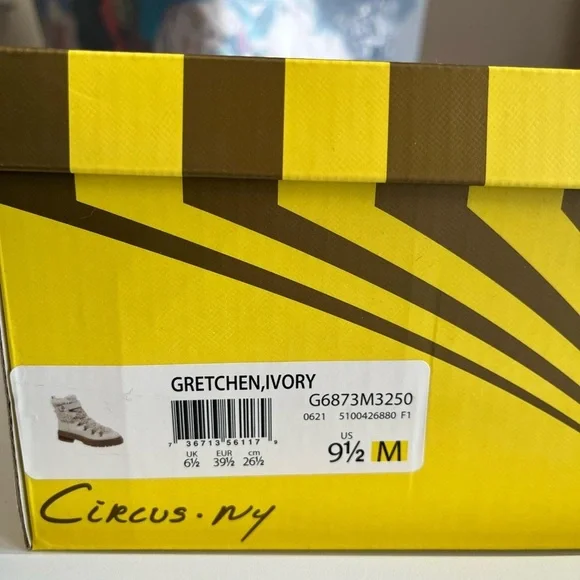 Circus Ivory Lace-Up Boots - Picture 9 of 9